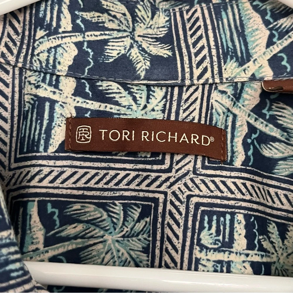 Tori Richard 100% Cotton Hawaiian Blue and White Palm Print Shirt size Large - Picture 3 of 7